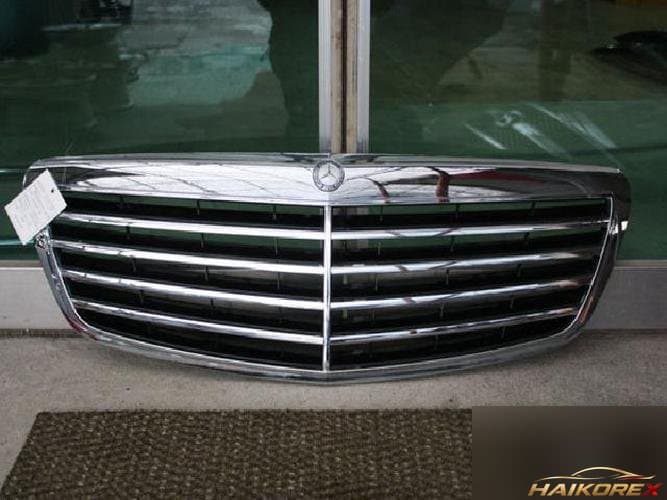 Mercedes-Benz S-Class 2004 — решетка радиатора A2118800083
