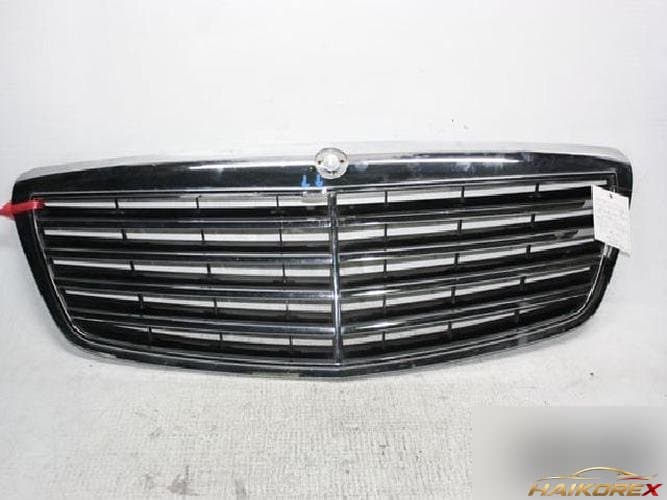 Mercedes-Benz S-Class 2004 — решетка радиатора A2118800083 2