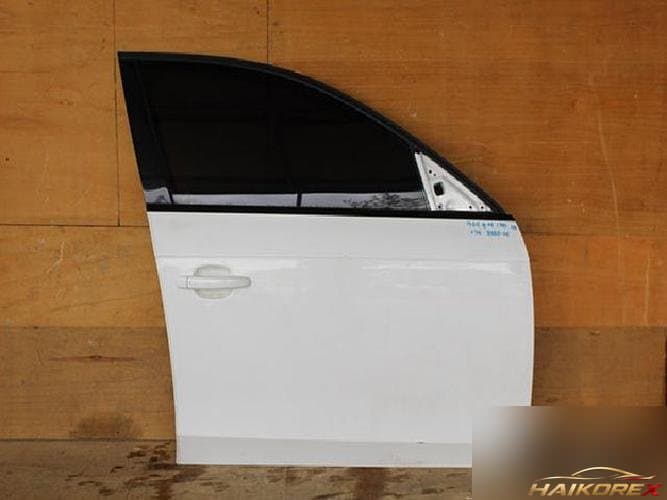 Audi A4 2010 — передняя дверь правая