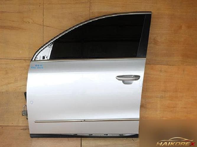 Volkswagen Passat 2006 — передняя дверь левая