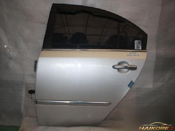 Kia Sorento 2006 — дверь задняя левая
