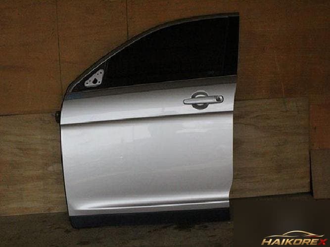 Ford Taurus 2010 — передняя дверь левая