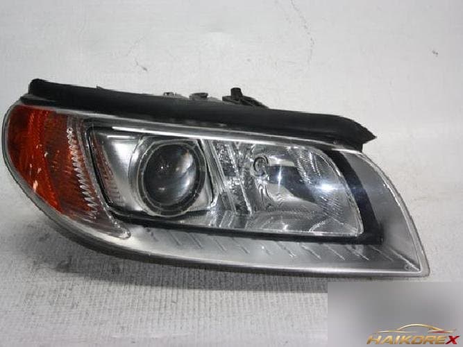 Volvo XC70 2005 — фара правая
