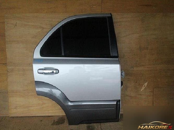 Kia Sorento 2007 — дверь задняя правая