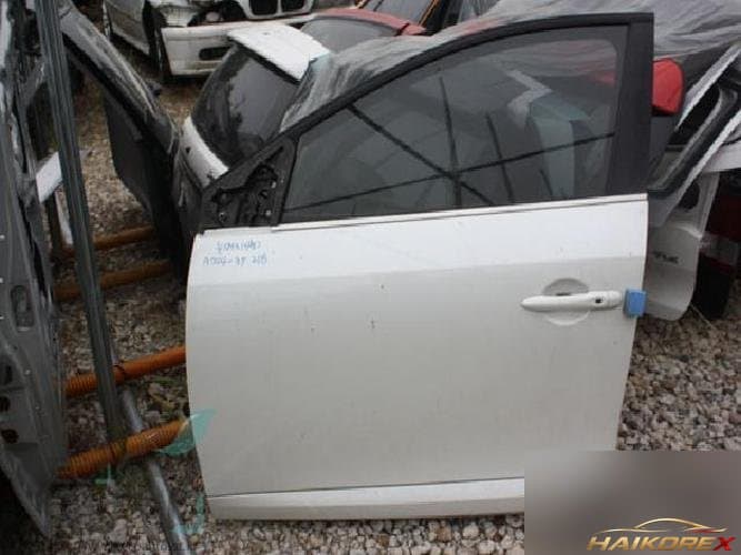 Renault SM3 2010 — передняя дверь левая