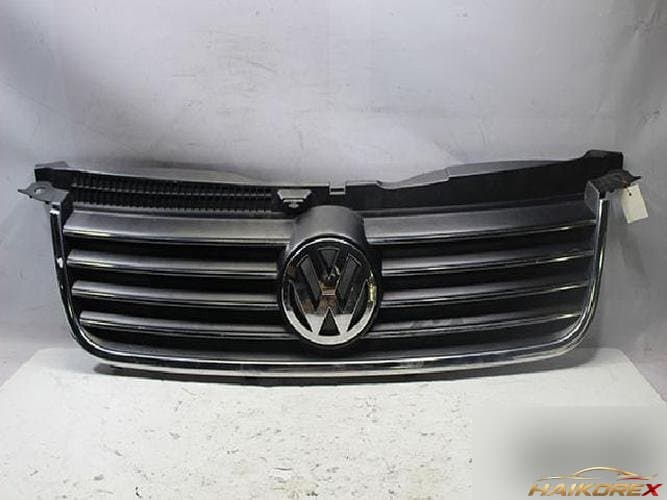 Volkswagen Passat 2005 — решетка радиатора 3B0853651L