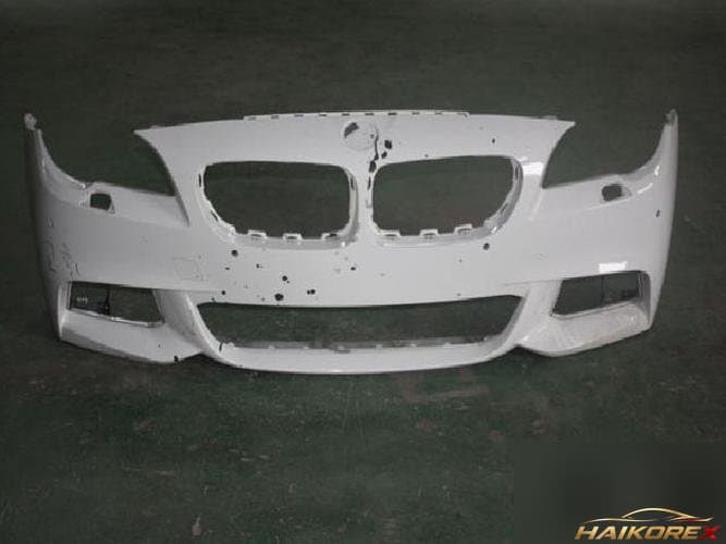 BMW 5 Series 2012 — передний бампер