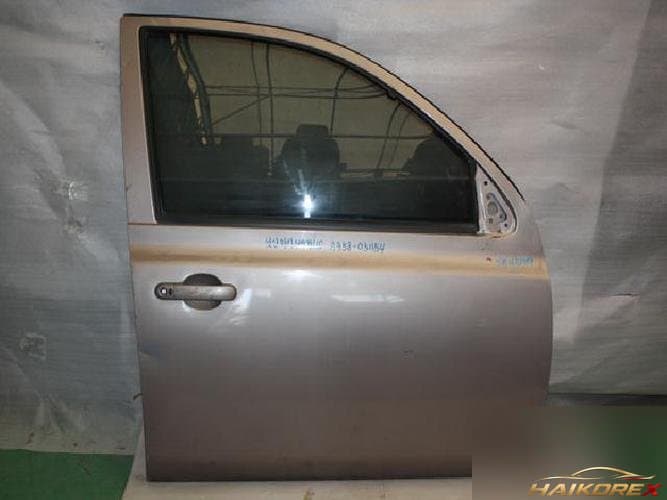 Nissan March 2002 — дверь передняя правая