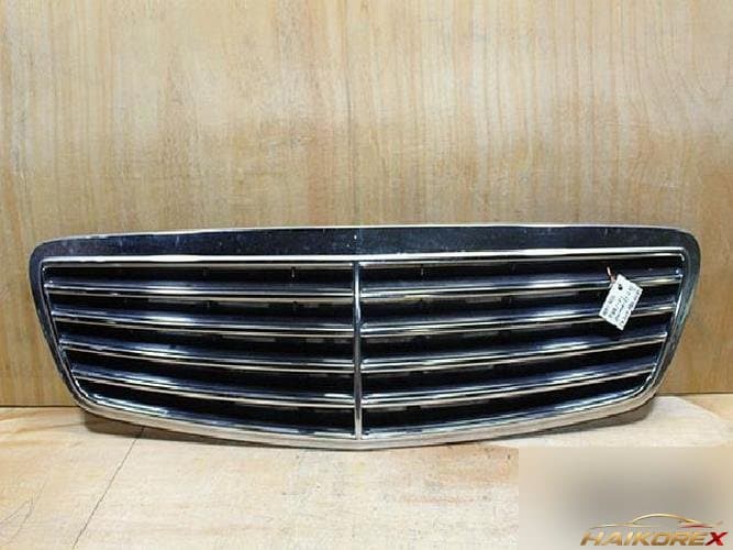 Mercedes-Benz S-класс 2000 — решетка радиатора A2208800383