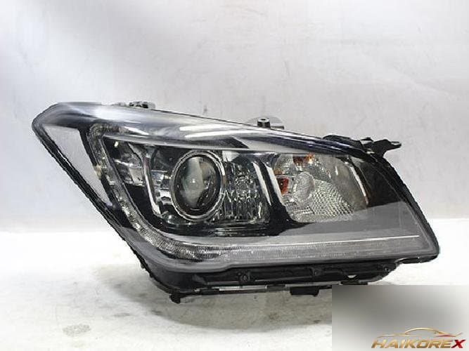 Hyundai Genesis 2014 — фара правая
