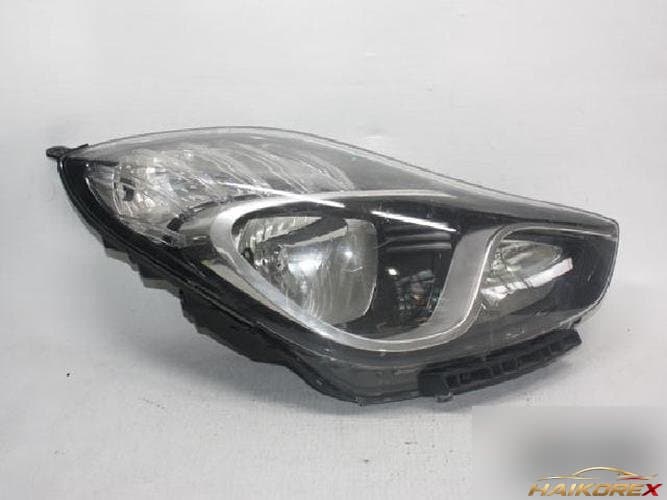 Hyundai i20 2011 — фара правая
