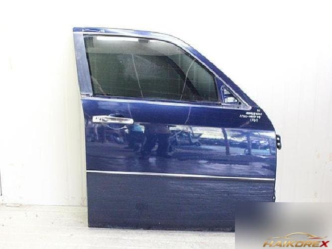 Chrysler 300 2006 — передняя дверь правая