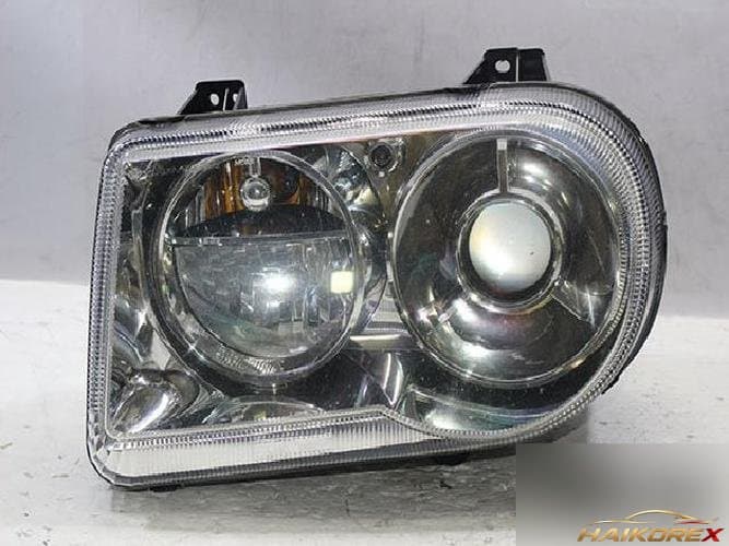 Chrysler 300 2006 — фара левая HID