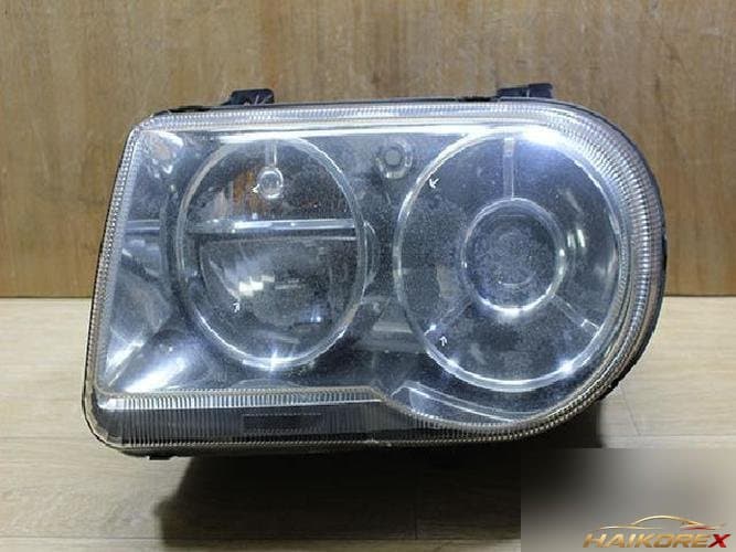 Chrysler 300 2010 — фара передняя левая HID 23 pin