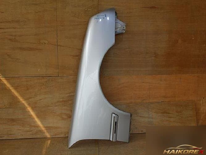 Mercedes-Benz E-класс 2002 — крыло правое