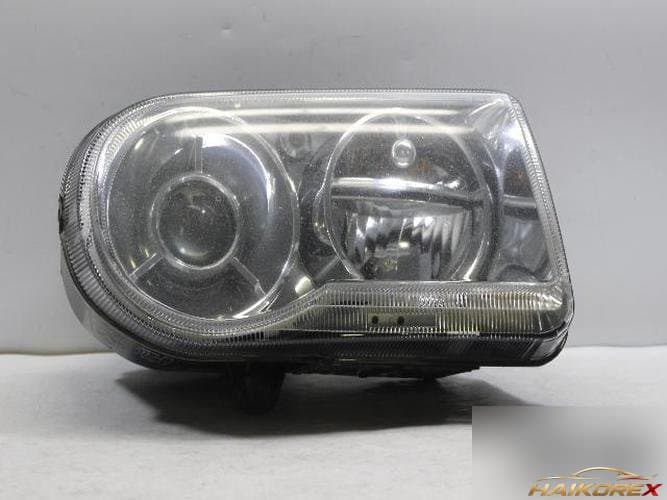 Chrysler 300 2007 — фара правая 04805760AH