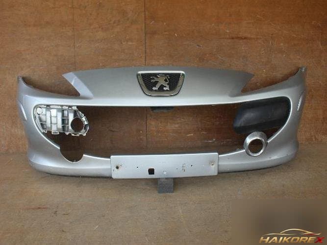 Peugeot 307 2007 — передний бампер 9653345477