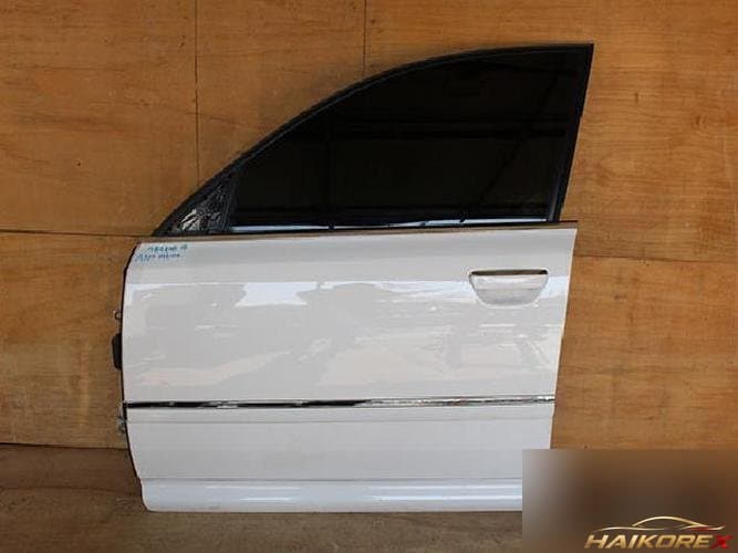 Audi A8 2008 — передняя дверь левая
