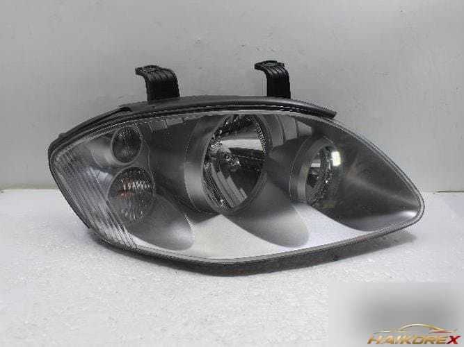 KG Mobility Rodius 2010 — фара головного света правая