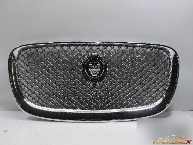 Jaguar XF 2013 — решётка радиатора CX238A100AA