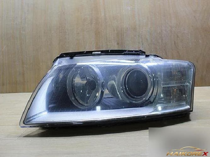Audi A8 2007 — фара левая