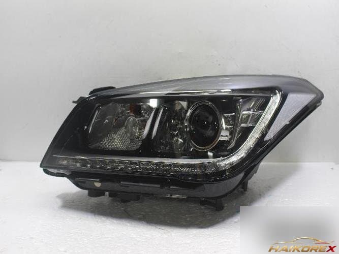 Hyundai Genesis 2014 — фара левая HID 92101B1170