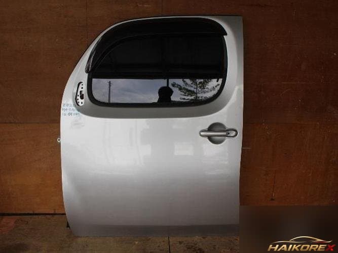 Nissan Cube 2009 — передняя дверь левая