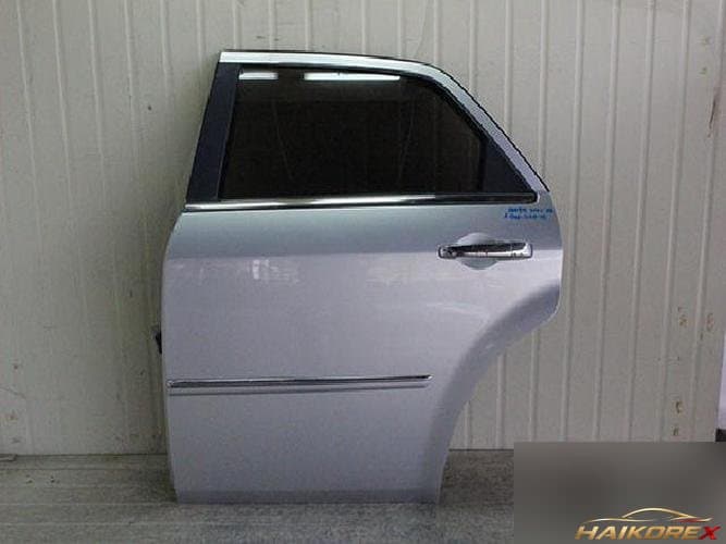 Chrysler 300 2010 — дверь задняя левая