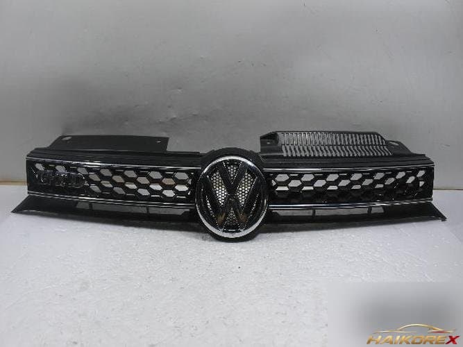 Volkswagen Golf 2011 — решетка радиатора 5K0853651A