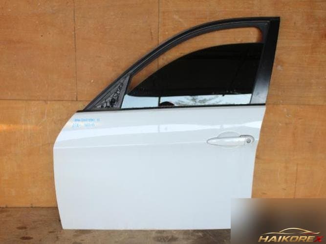 BMW 3 Series 2011 — передняя дверь левая