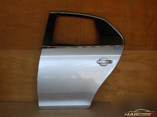 Volkswagen Jetta 2006 — дверь задняя левая
