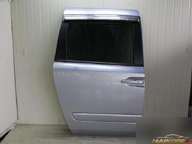 Kia Carnival 2010 — задняя правая дверь (раздвижная)