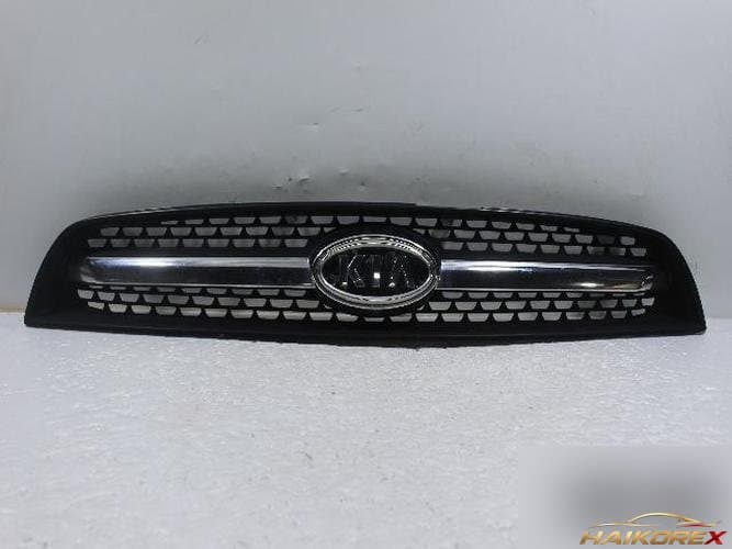 Kia Carens 2007 — решётка радиатора 863701D000