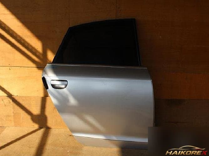 Audi A6 2006 — дверь задняя правая