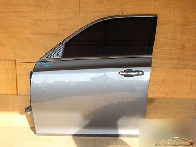 Chrysler 300 2012 — передняя дверь левая