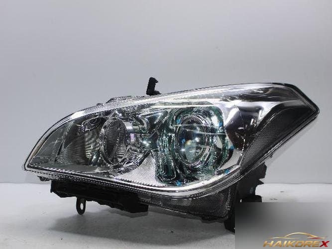Infiniti M 2010 — фара левая