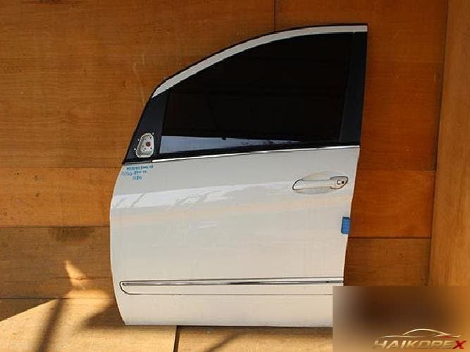 Mercedes-Benz B-класс 2010 — передняя дверь левая
