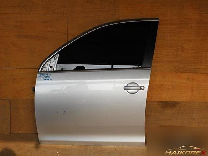 Volkswagen Jetta 2009 — передняя дверь левая