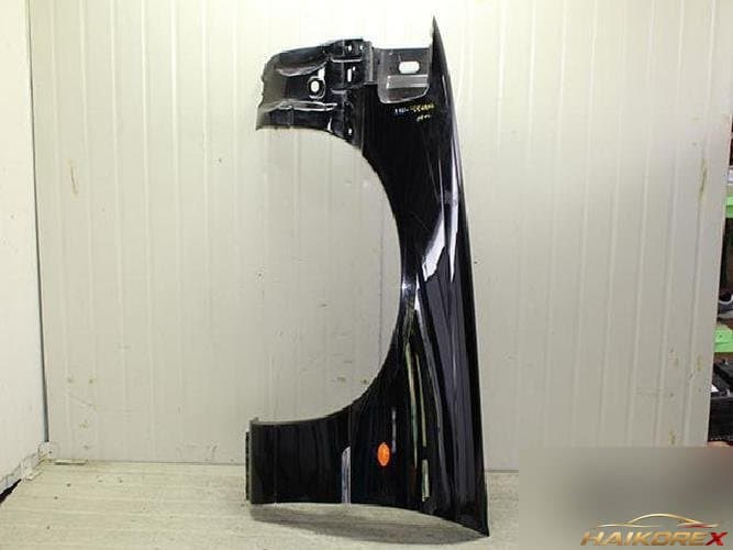 Ford Towncar 2005 — крыло левое