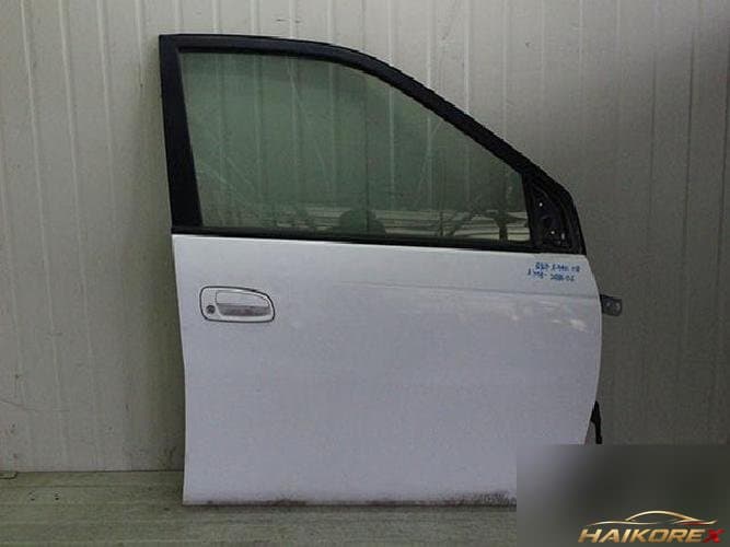 Toyota Prius 2002 — передняя дверь правая