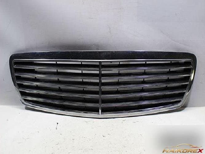 Mercedes-Benz E-Class 2004 — решётка радиатора A2118800583