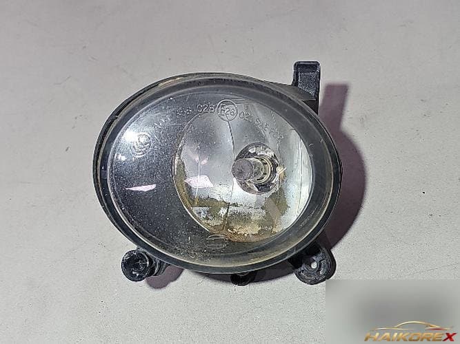 Audi A4 2009 — противотуманная фара левая 8T0941699B