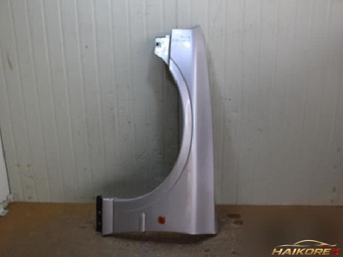 Ford LS 2004 — крыло левое