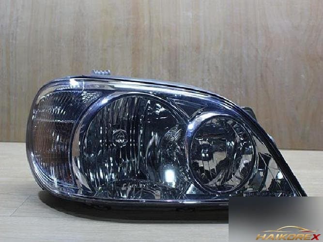 Kia Carnival 2003 — фара правая