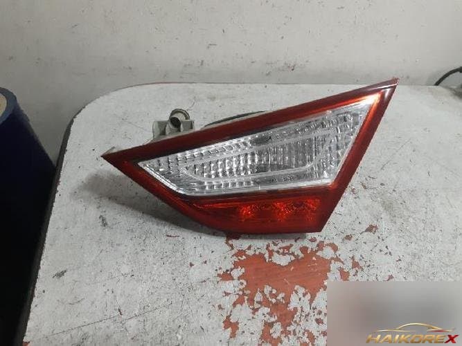 Hyundai Sonata 2011 — фонарь задний внутренний правый 924043S100