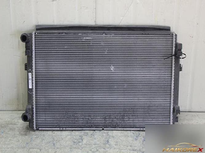 Volkswagen Golf 2012 — радиатор 5Q0121251ER