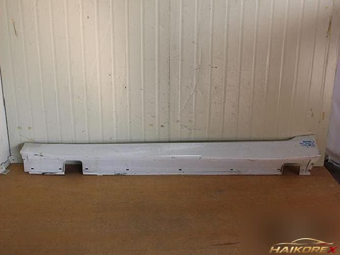 BMW 5 Series 2006 — боковой порог левый 51777178121