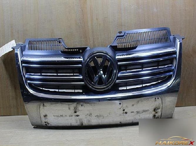 Volkswagen Jetta 2008 — решетка радиатора