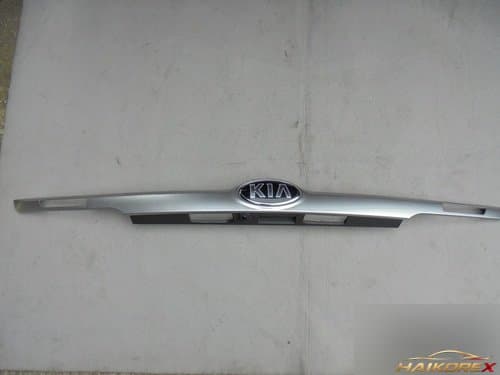Накладка крышки багажника Seltos с камерой заднего вида 87311Q5000 + 99240Q5000