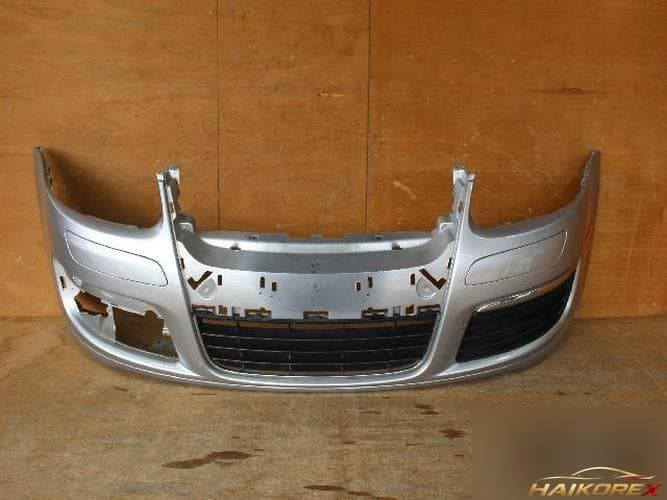 Volkswagen Jetta 2006 — передний бампер 1K0807221A